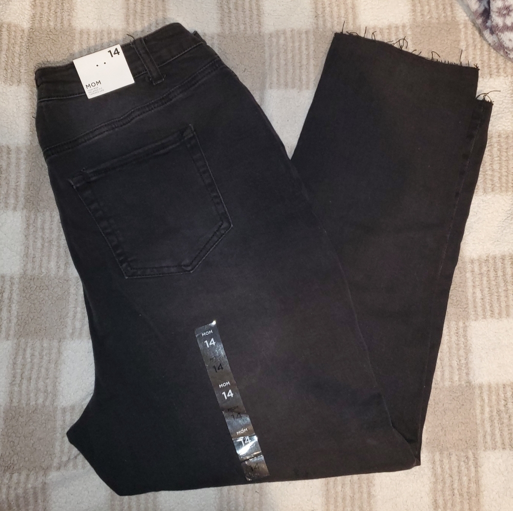 5 for $25 | NWT Forever 21 + Plus High Waisted Tapered Leg Denim Mom Jeans